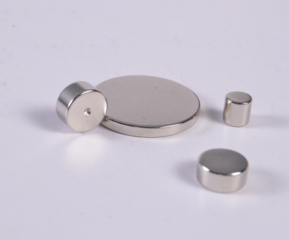 不同类型高矫顽力材料在电子变压器中的性能优势差异